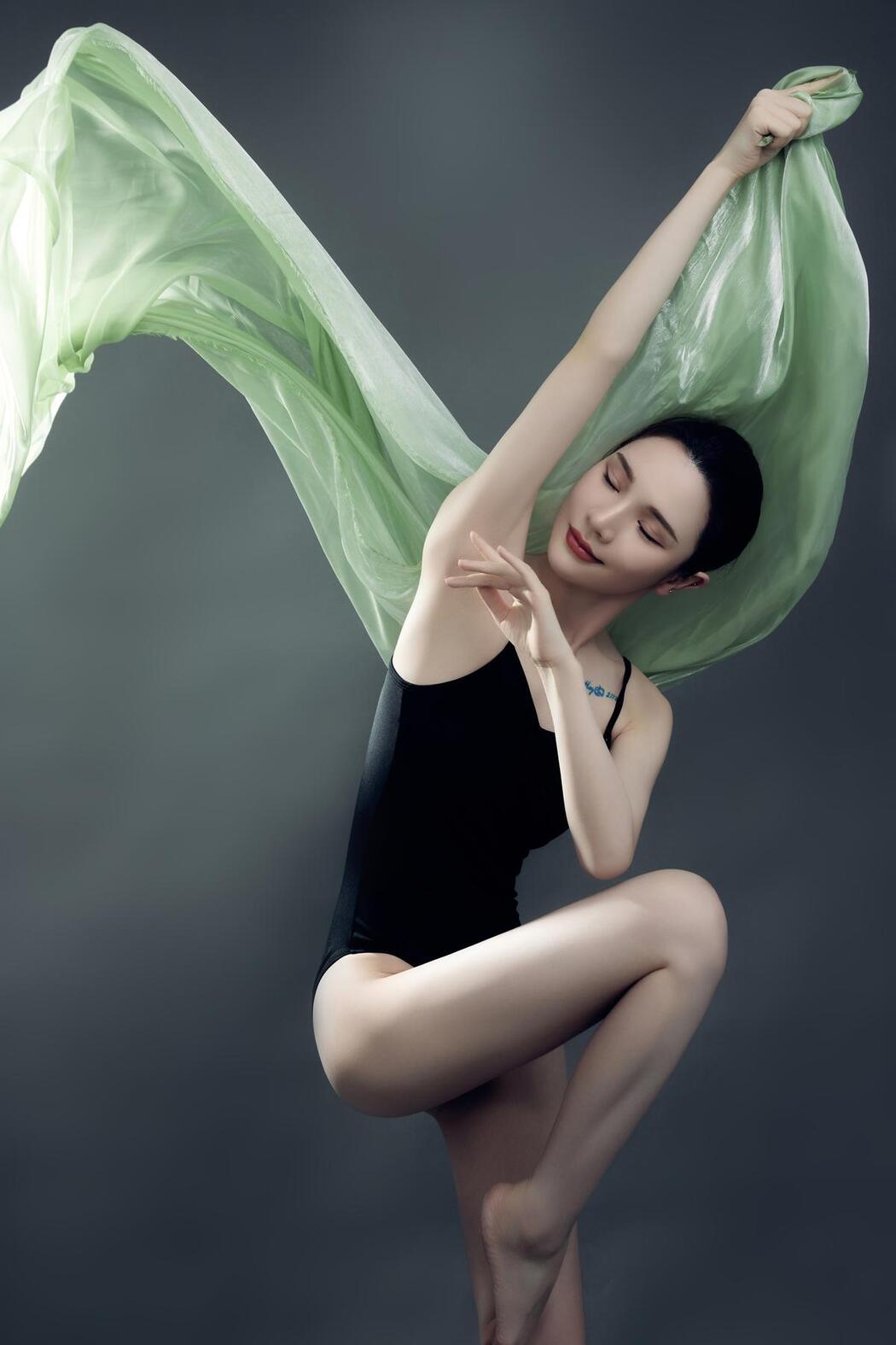 YiTuYu艺图语 Vol.2511 Ao Jiao Jun
