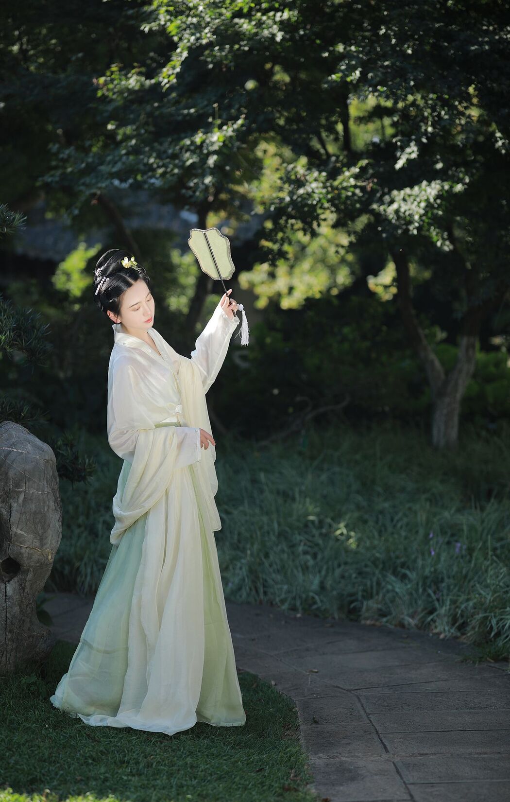 YiTuYu艺图语 Vol.2572 Yu Jin