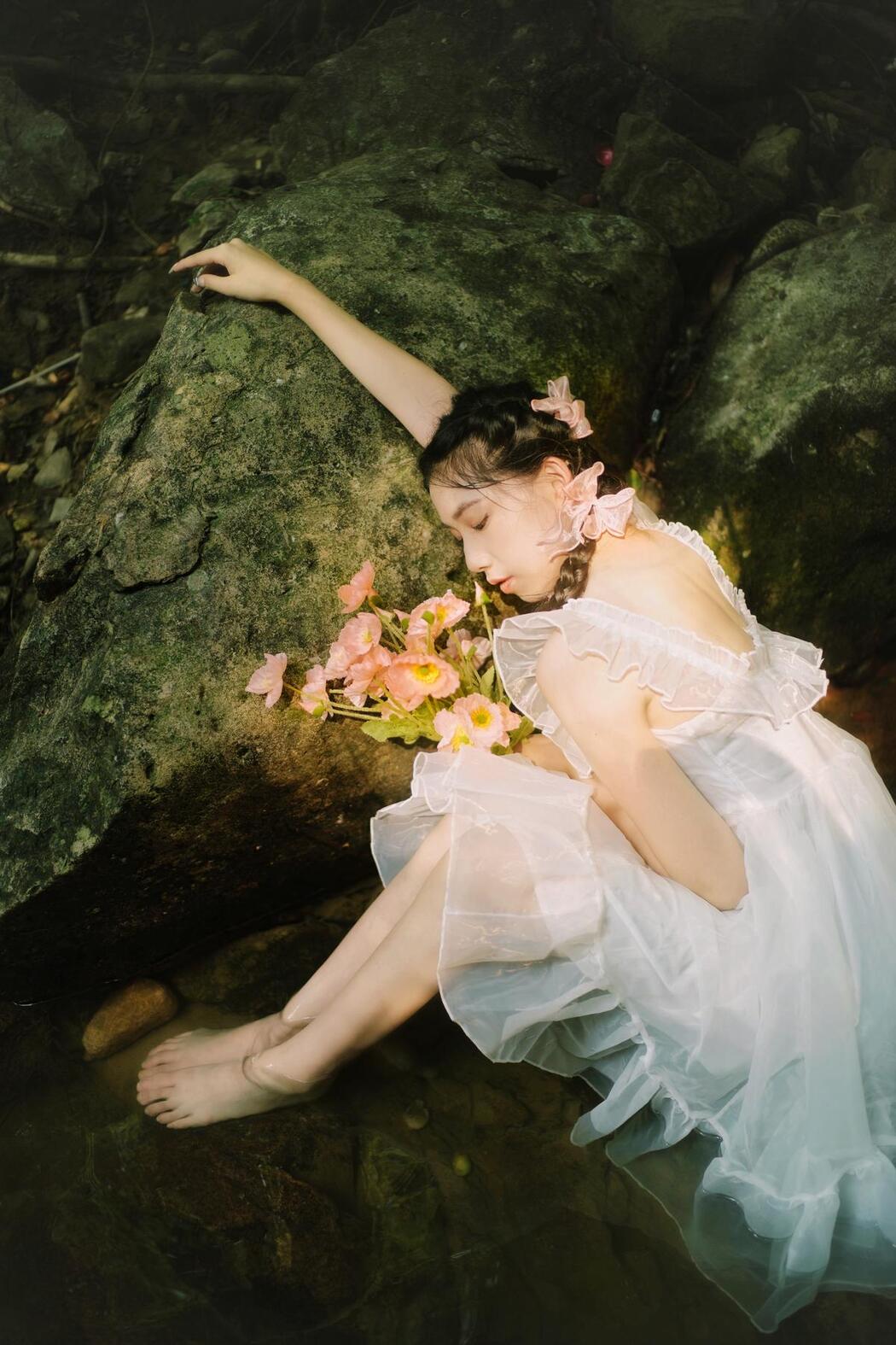YiTuYu艺图语 Vol.2495 Xiao Yi
