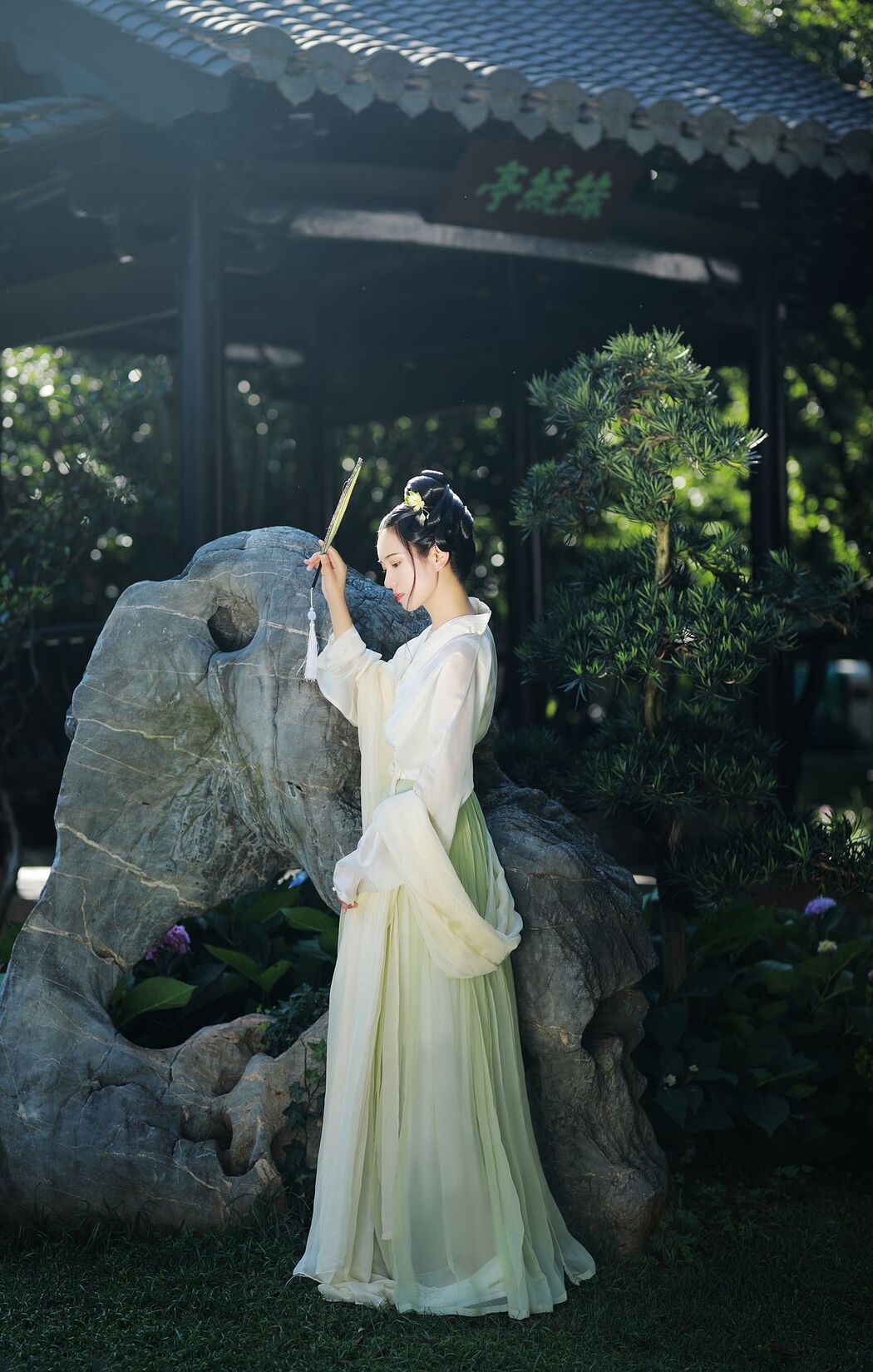 YiTuYu艺图语 Vol.2572 Yu Jin
