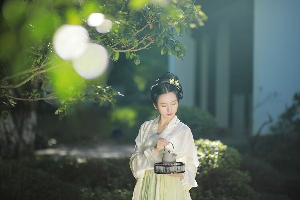 YiTuYu艺图语 Vol.2572 Yu Jin