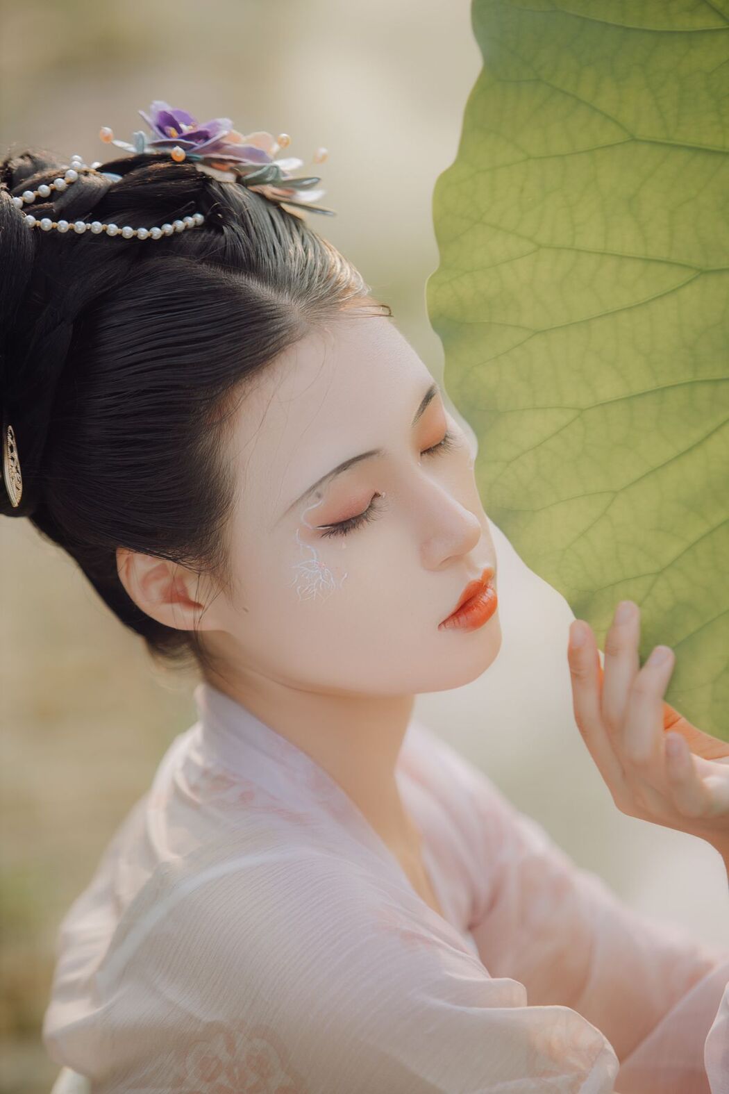 YiTuYu艺图语 Vol.2573 Nu Li Ban Zhuan De Shuang He
