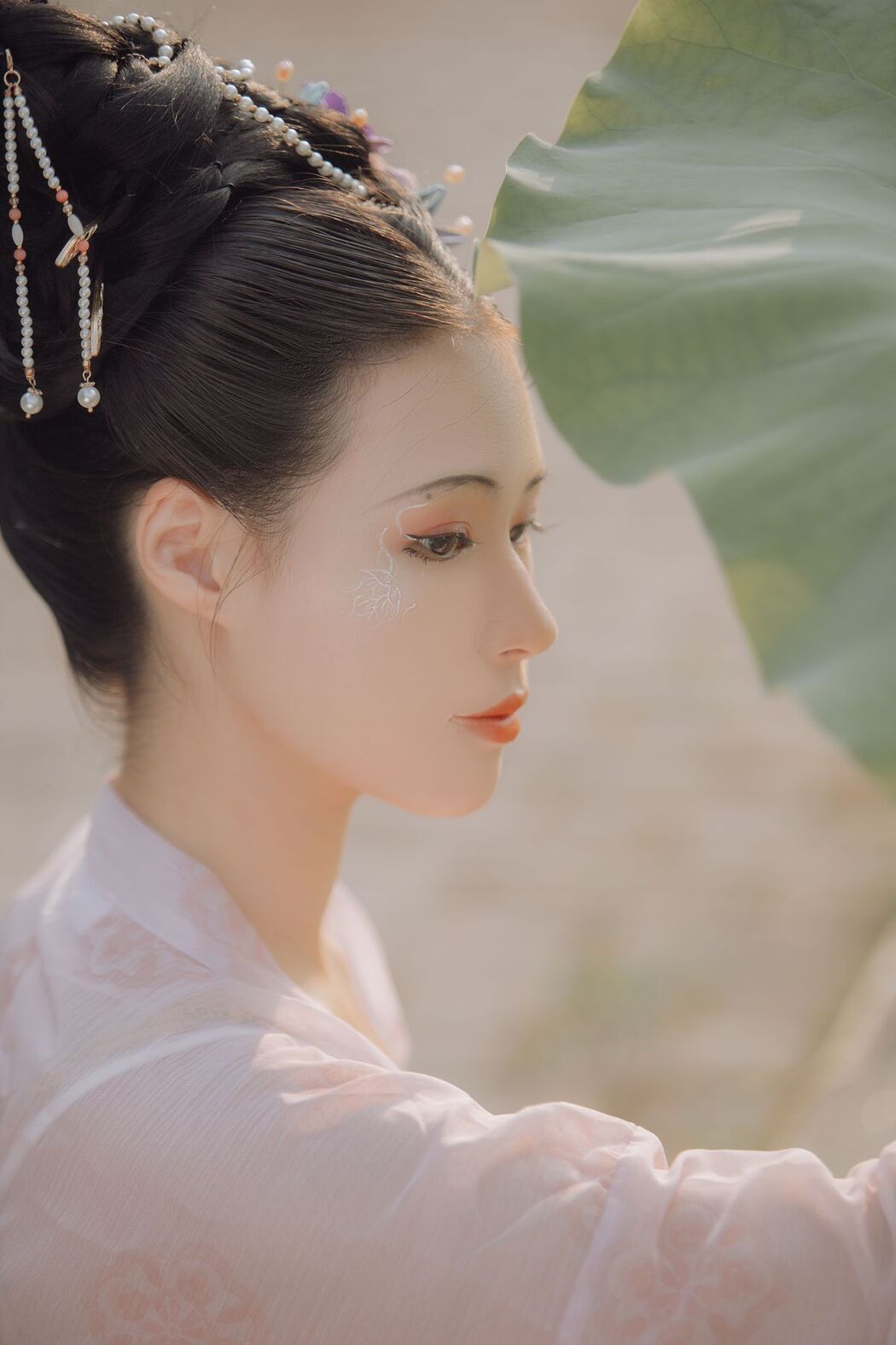 YiTuYu艺图语 Vol.2573 Nu Li Ban Zhuan De Shuang He