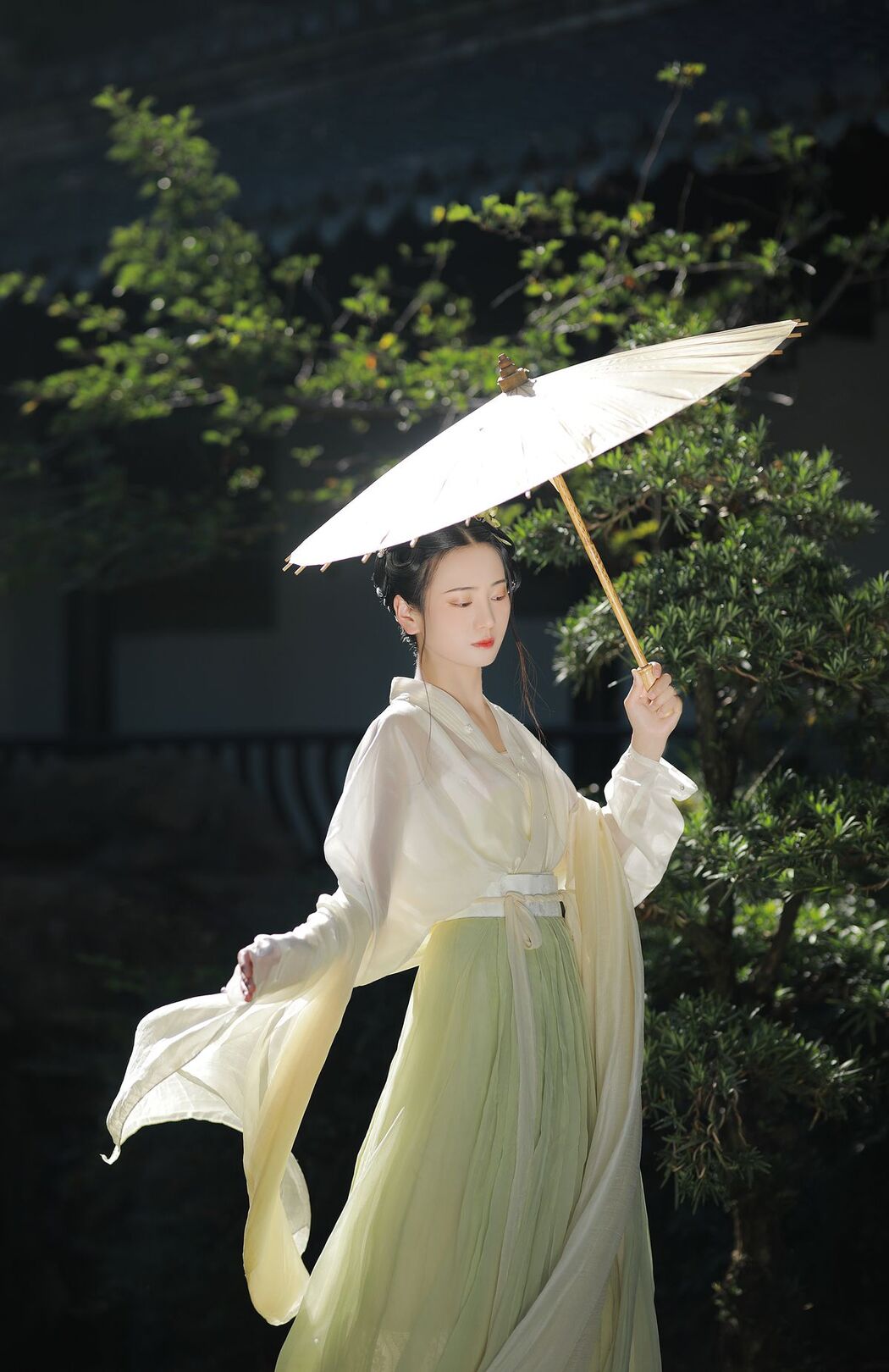 YiTuYu艺图语 Vol.2572 Yu Jin
