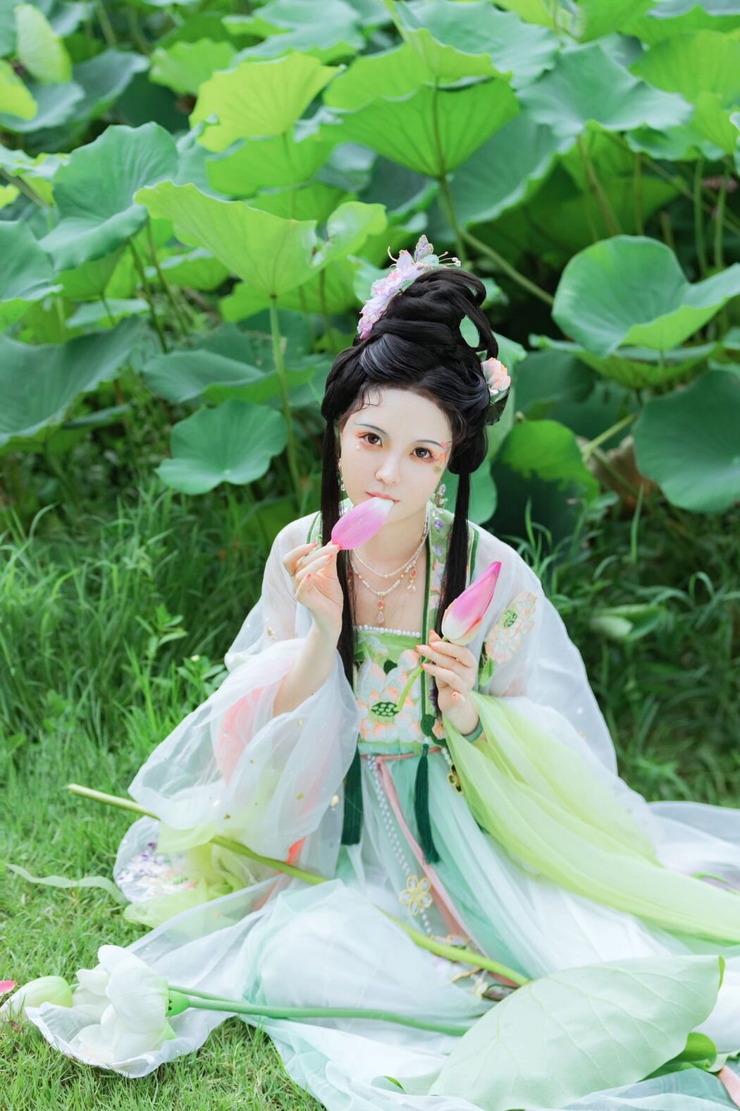 YiTuYu艺图语 Vol.2545 Lu Lu Haley