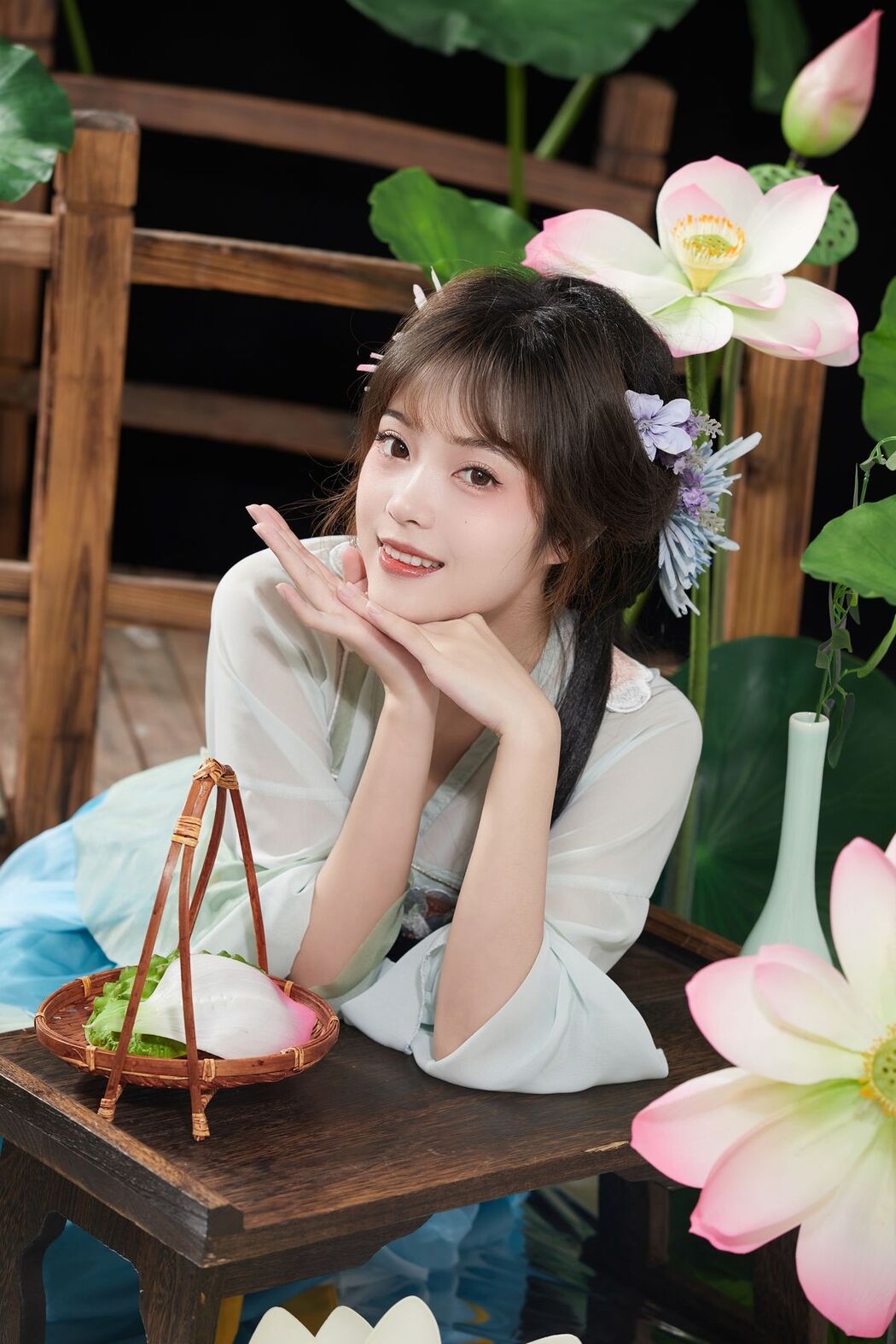 YiTuYu艺图语 Vol.2556 Xiao Wei Ren Er