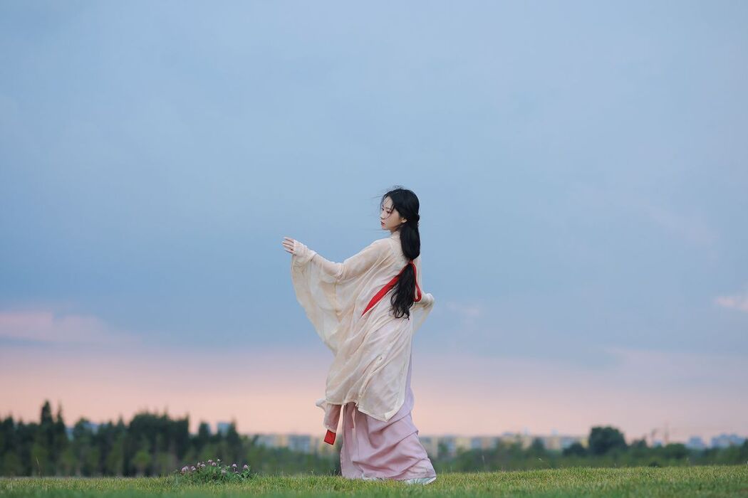 YiTuYu艺图语 Vol.2579 Luo Hua Ren Du Li