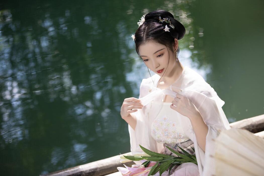 YiTuYu艺图语 Vol.2510 Qi Ni Si Mao