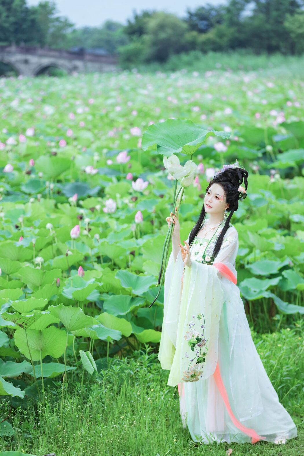 YiTuYu艺图语 Vol.2545 Lu Lu Haley