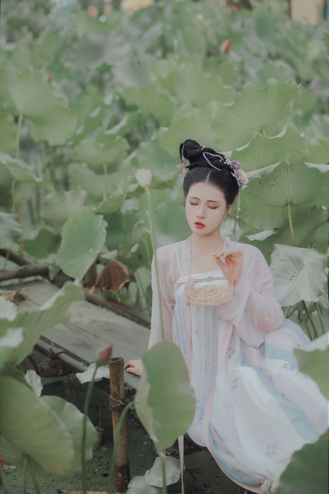 YiTuYu艺图语 Vol.2573 Nu Li Ban Zhuan De Shuang He