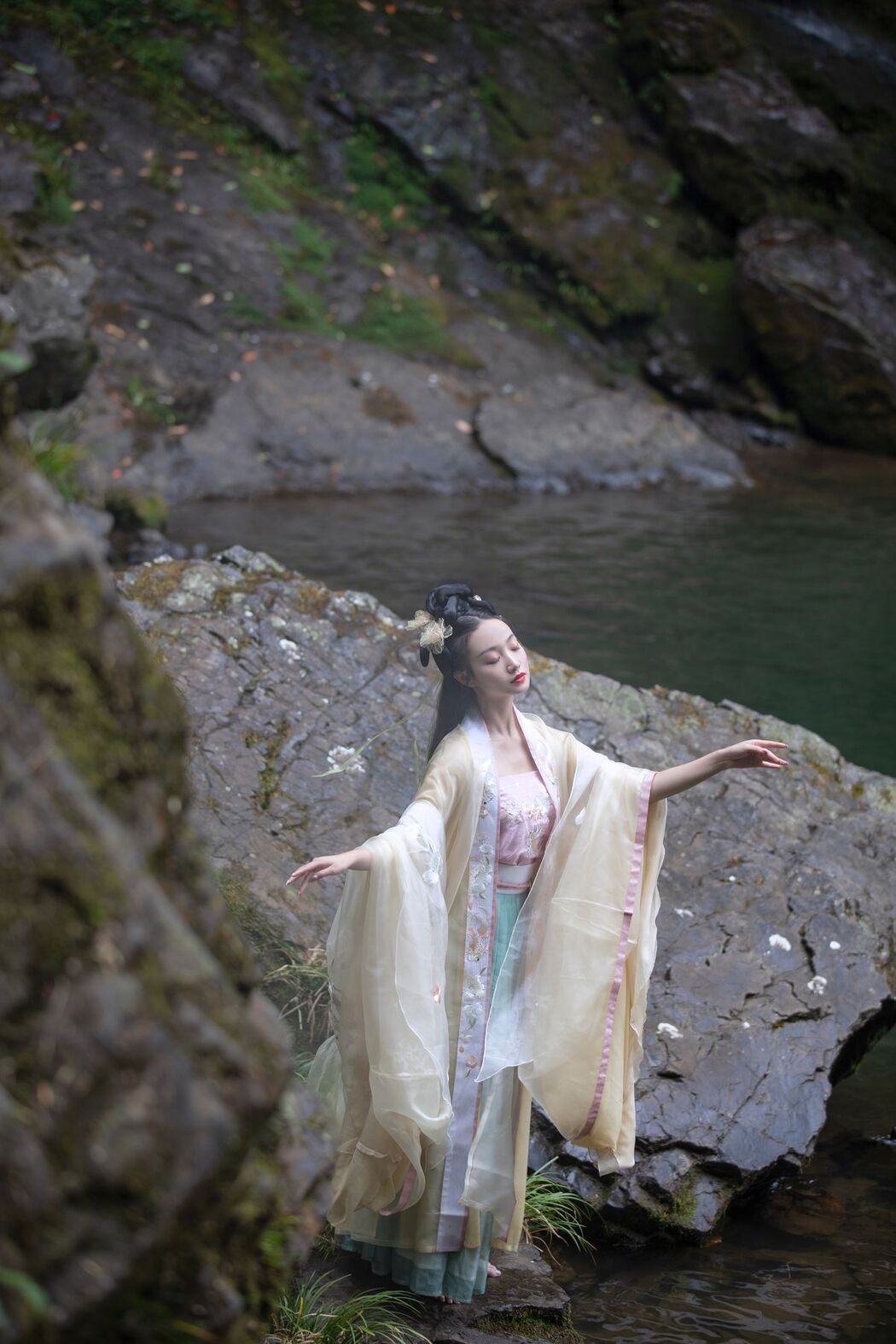 YiTuYu艺图语 Vol.2568 Ling Zi Xi