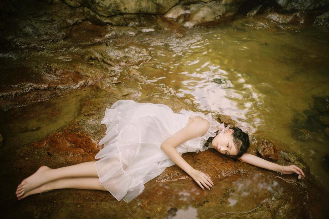 YiTuYu艺图语 Vol.2495 Xiao Yi