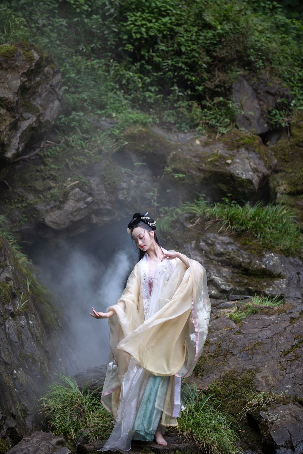 YiTuYu艺图语 Vol.2568 Ling Zi Xi