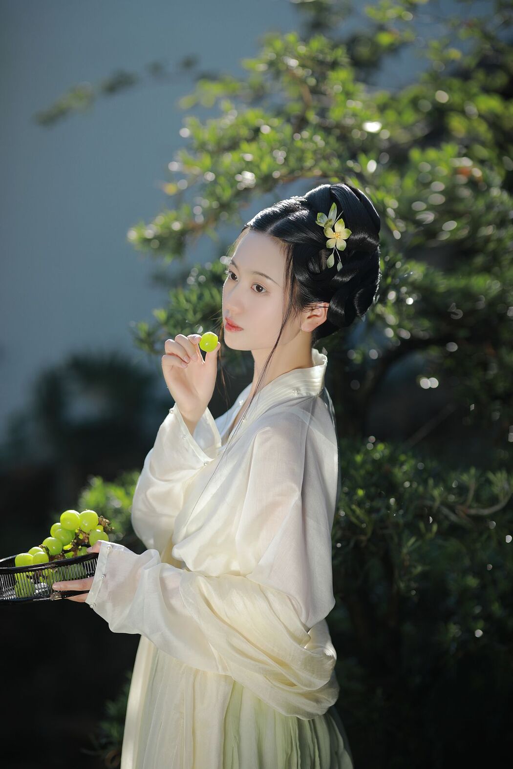 YiTuYu艺图语 Vol.2572 Yu Jin