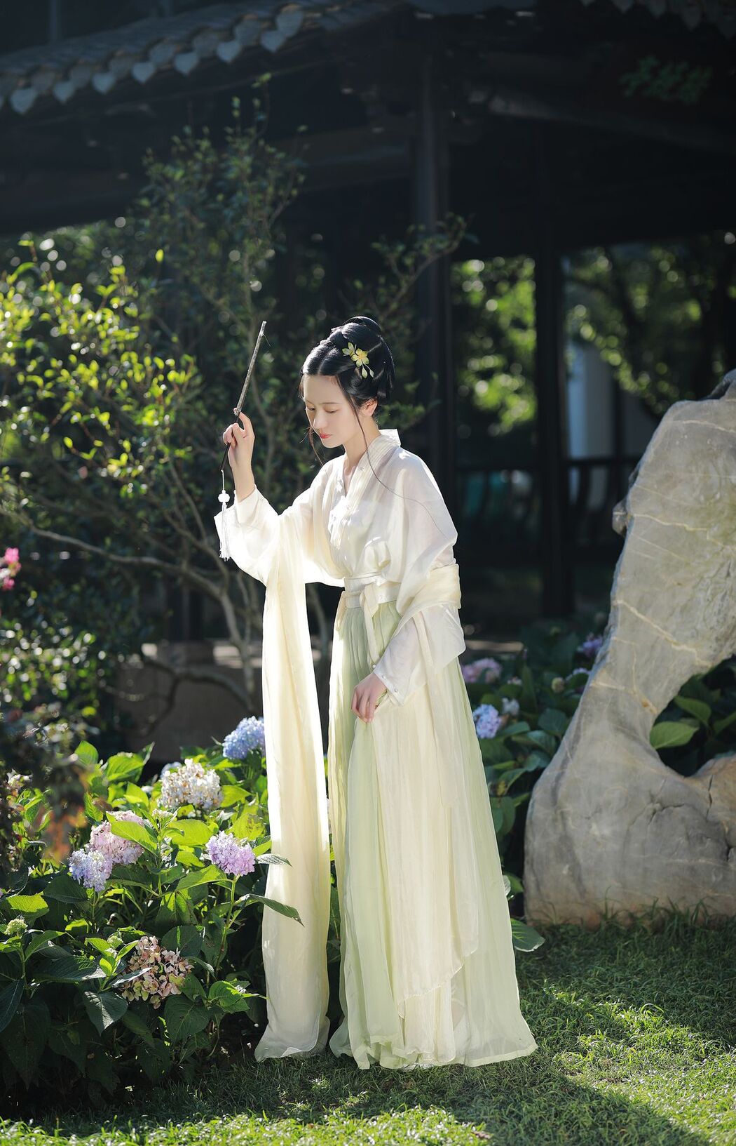 YiTuYu艺图语 Vol.2572 Yu Jin