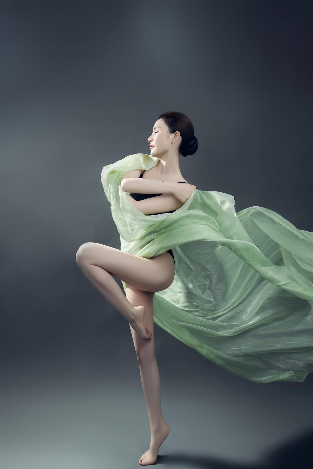 YiTuYu艺图语 Vol.2511 Ao Jiao Jun