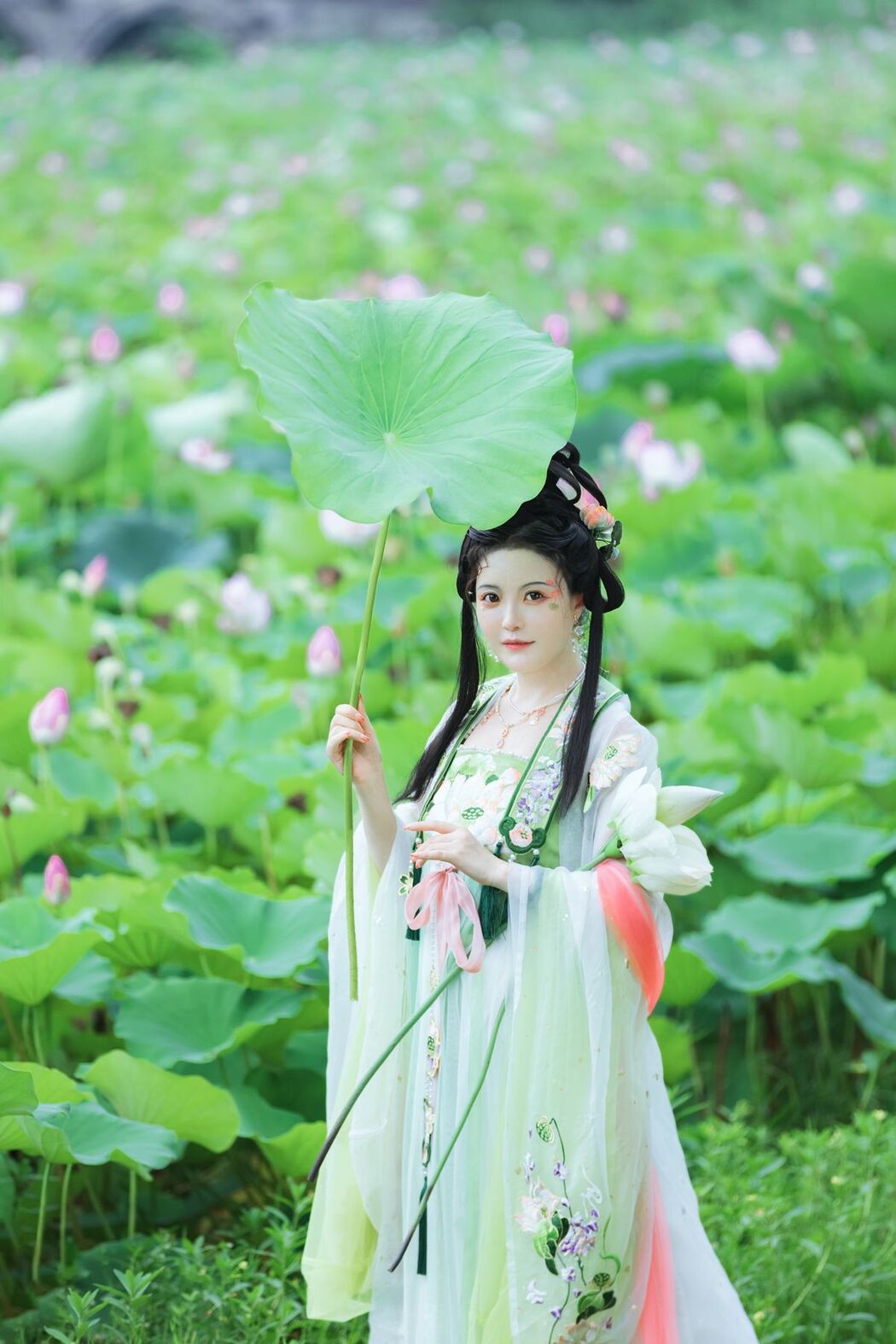 YiTuYu艺图语 Vol.2545 Lu Lu Haley