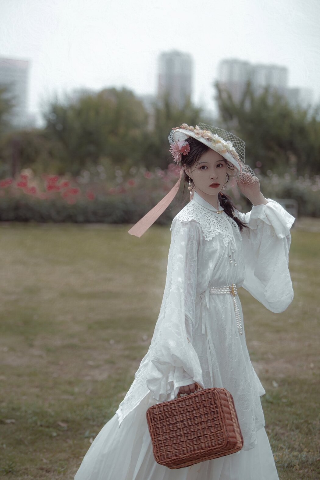 YiTuYu艺图语 Vol.2606 Nu Li Ban Zhuan De Shuang He
