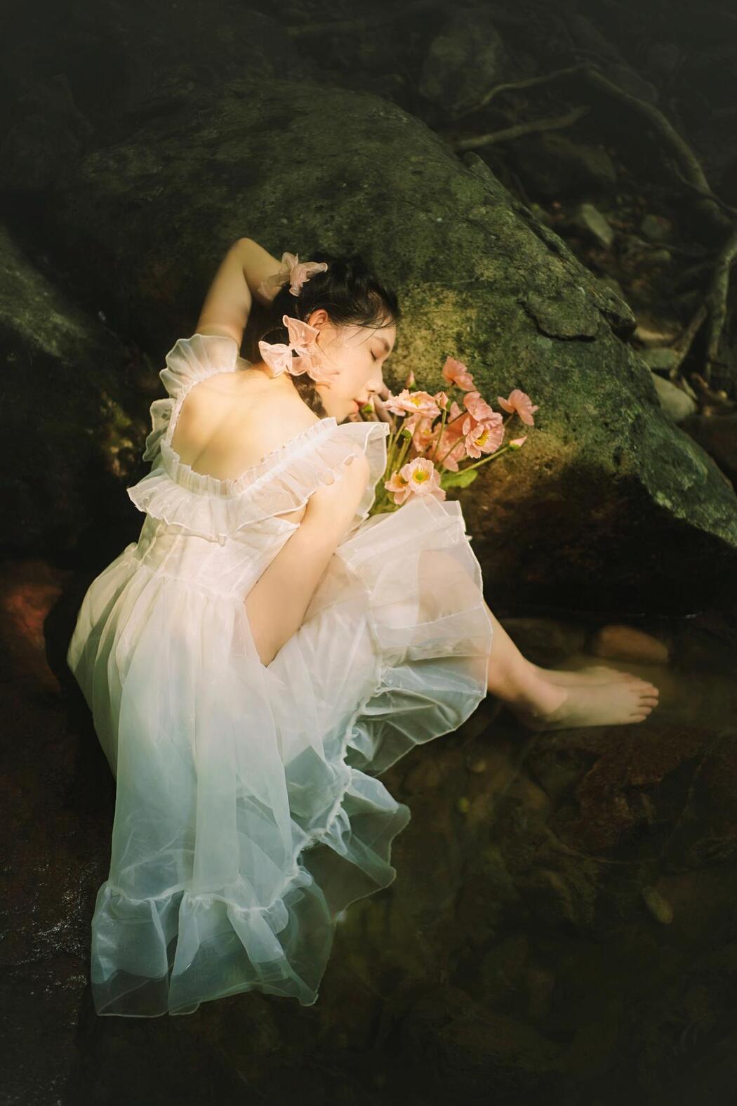 YiTuYu艺图语 Vol.2495 Xiao Yi