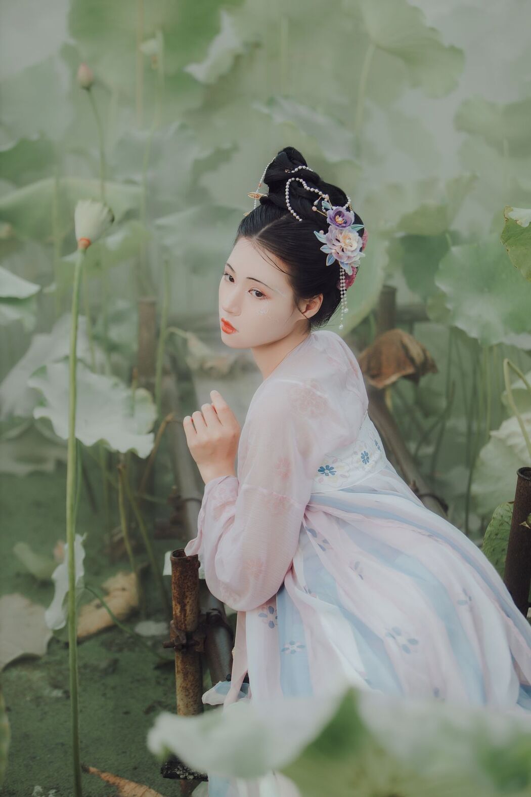 YiTuYu艺图语 Vol.2573 Nu Li Ban Zhuan De Shuang He