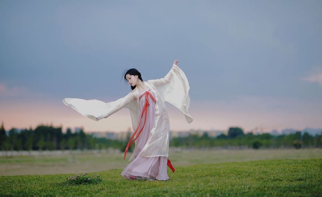 YiTuYu艺图语 Vol.2579 Luo Hua Ren Du Li