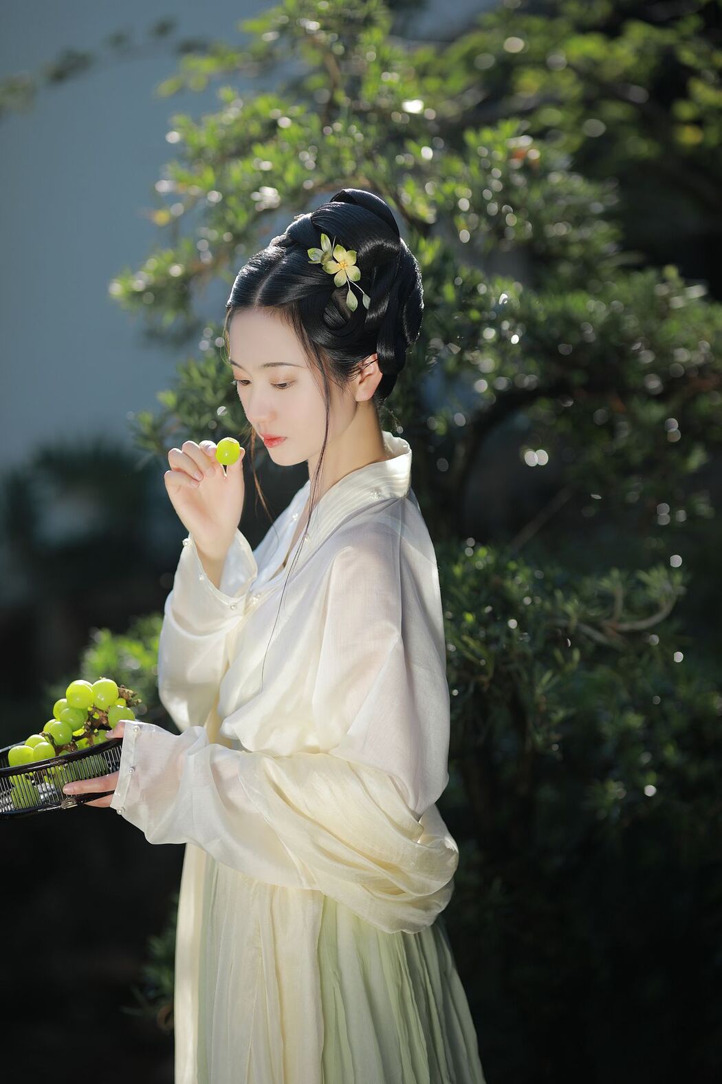 YiTuYu艺图语 Vol.2572 Yu Jin
