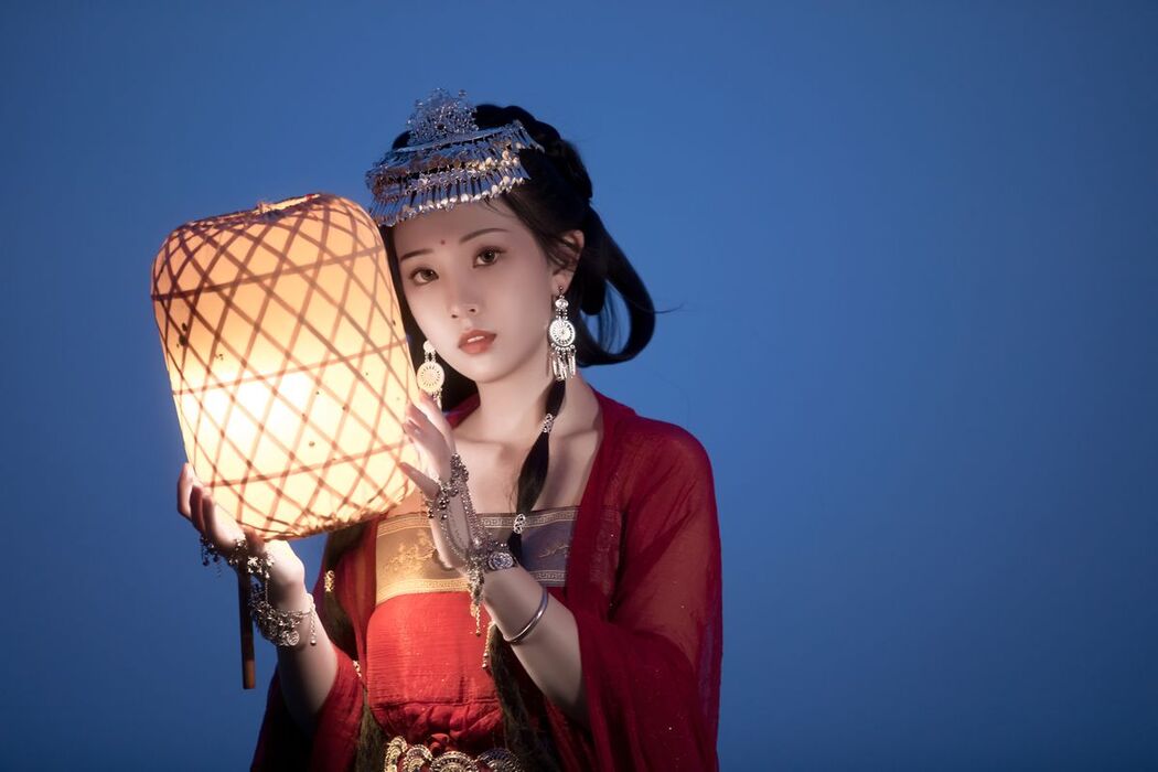 YiTuYu艺图语 Vol.2574 Zhi Zhi Qi
