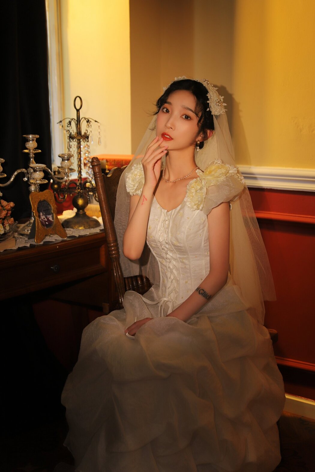 YiTuYu艺图语 Vol.2601 Lei Meng Ying