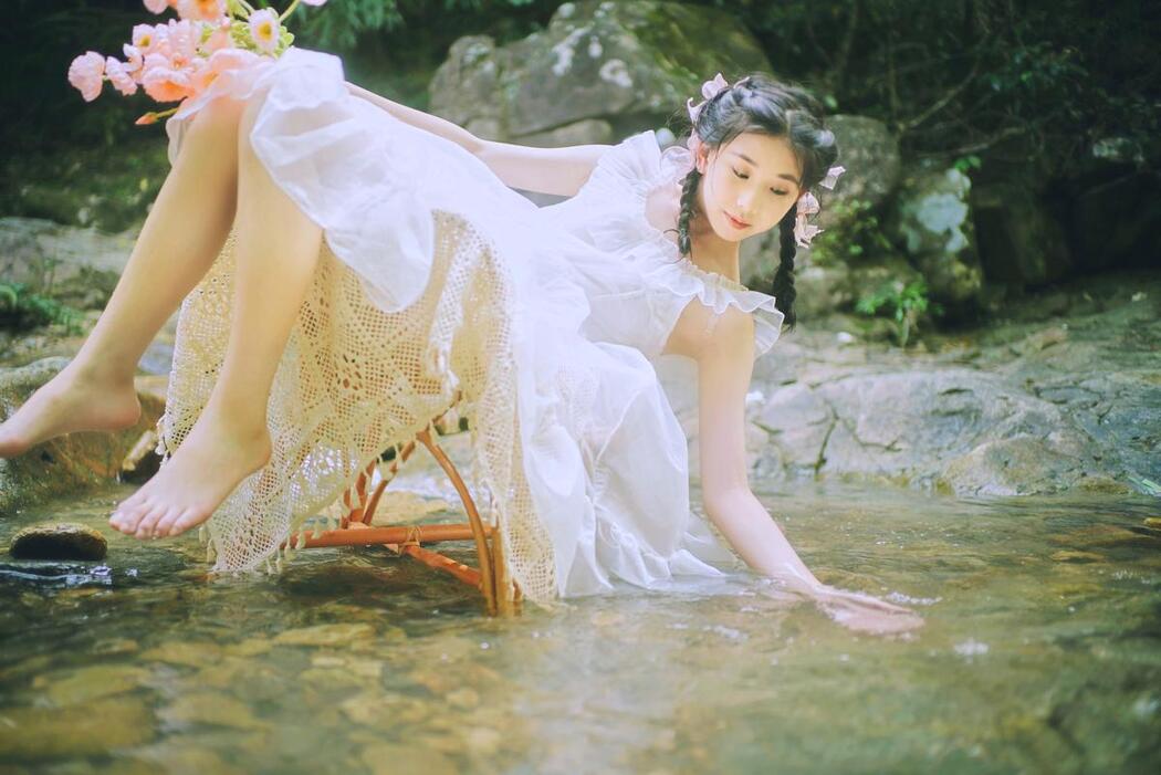 YiTuYu艺图语 Vol.2495 Xiao Yi