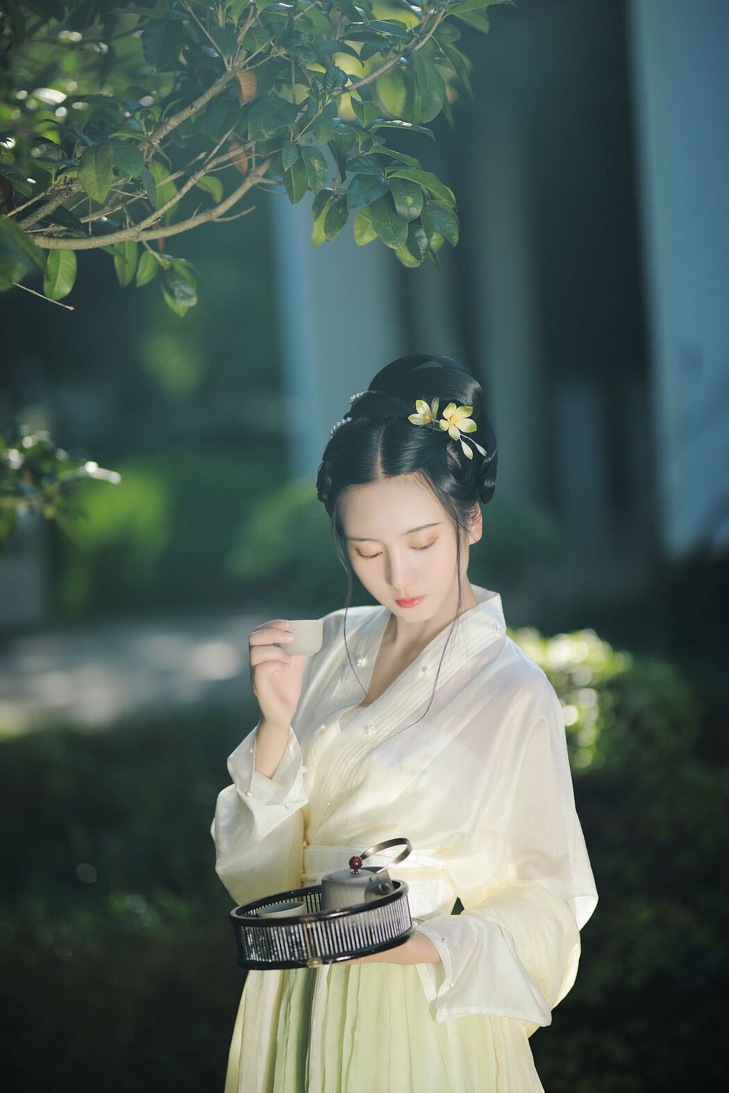 YiTuYu艺图语 Vol.2572 Yu Jin