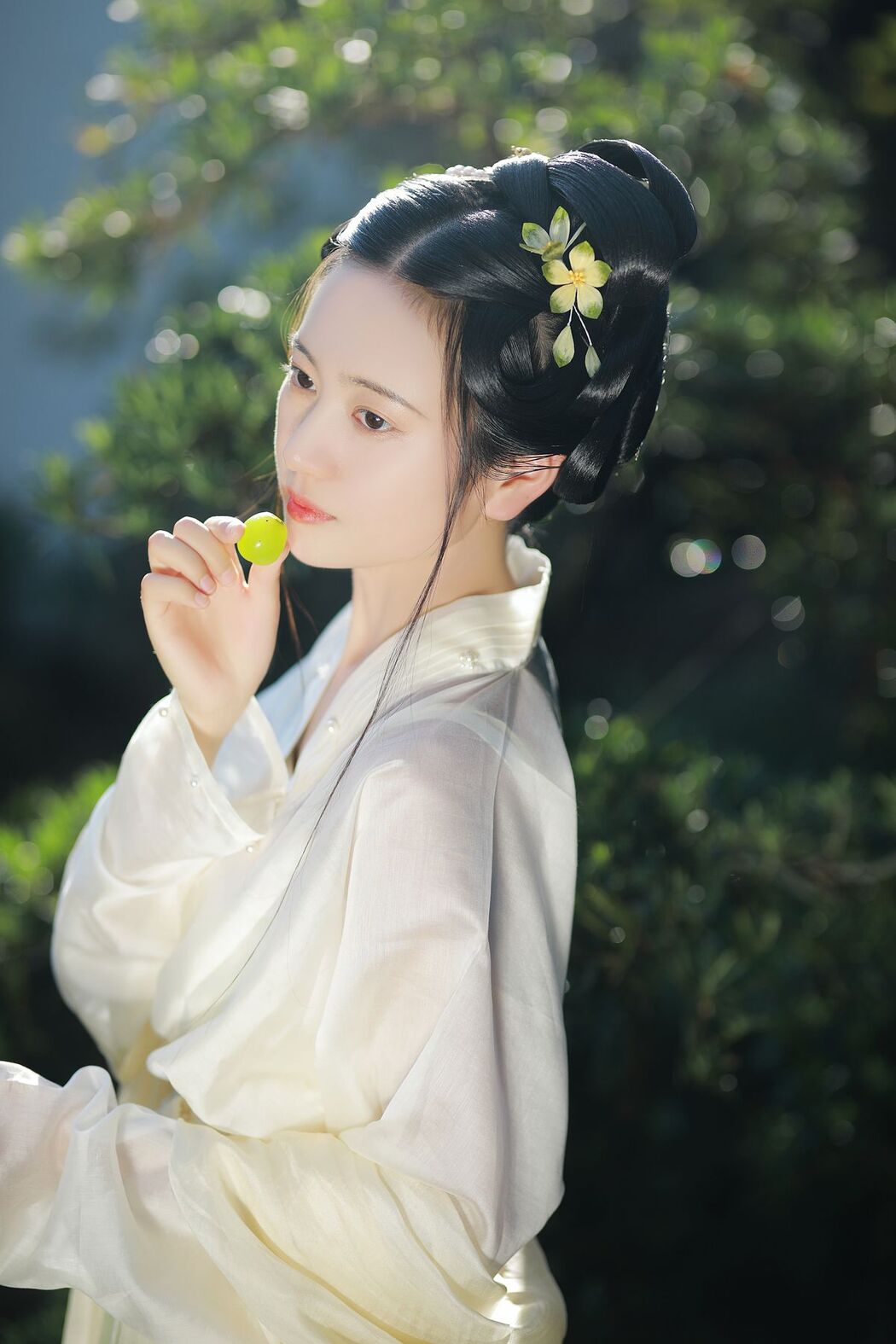 YiTuYu艺图语 Vol.2572 Yu Jin