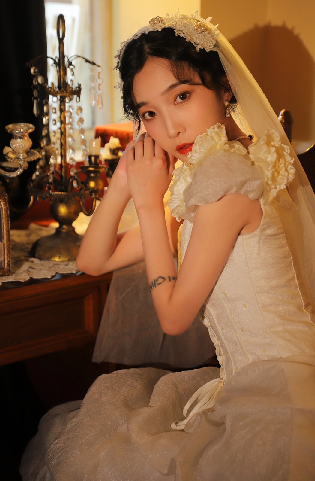 YiTuYu艺图语 Vol.2601 Lei Meng Ying