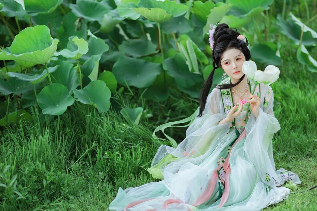 YiTuYu艺图语 Vol.2545 Lu Lu Haley