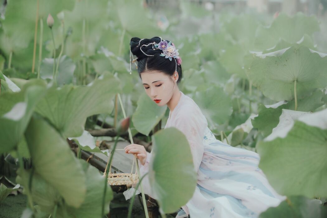 YiTuYu艺图语 Vol.2573 Nu Li Ban Zhuan De Shuang He