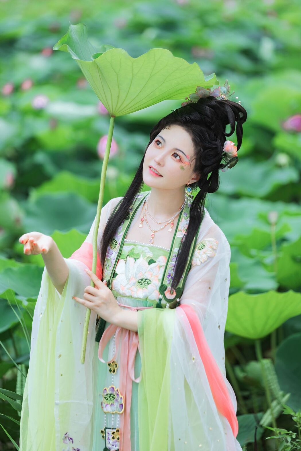 YiTuYu艺图语 Vol.2545 Lu Lu Haley