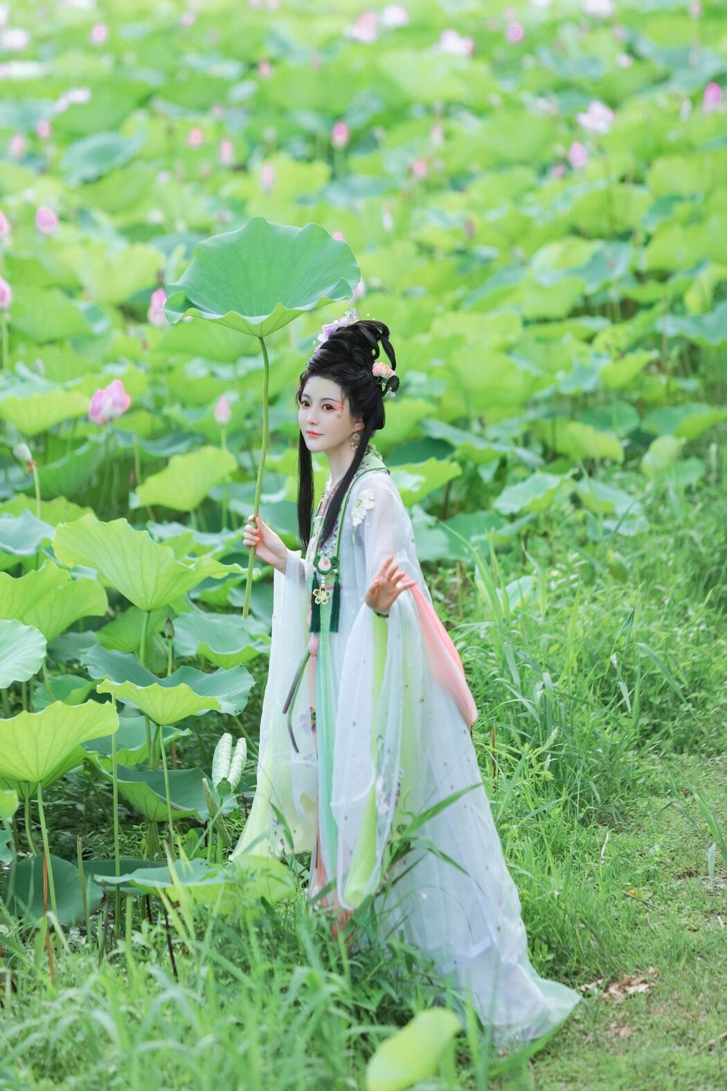 YiTuYu艺图语 Vol.2545 Lu Lu Haley