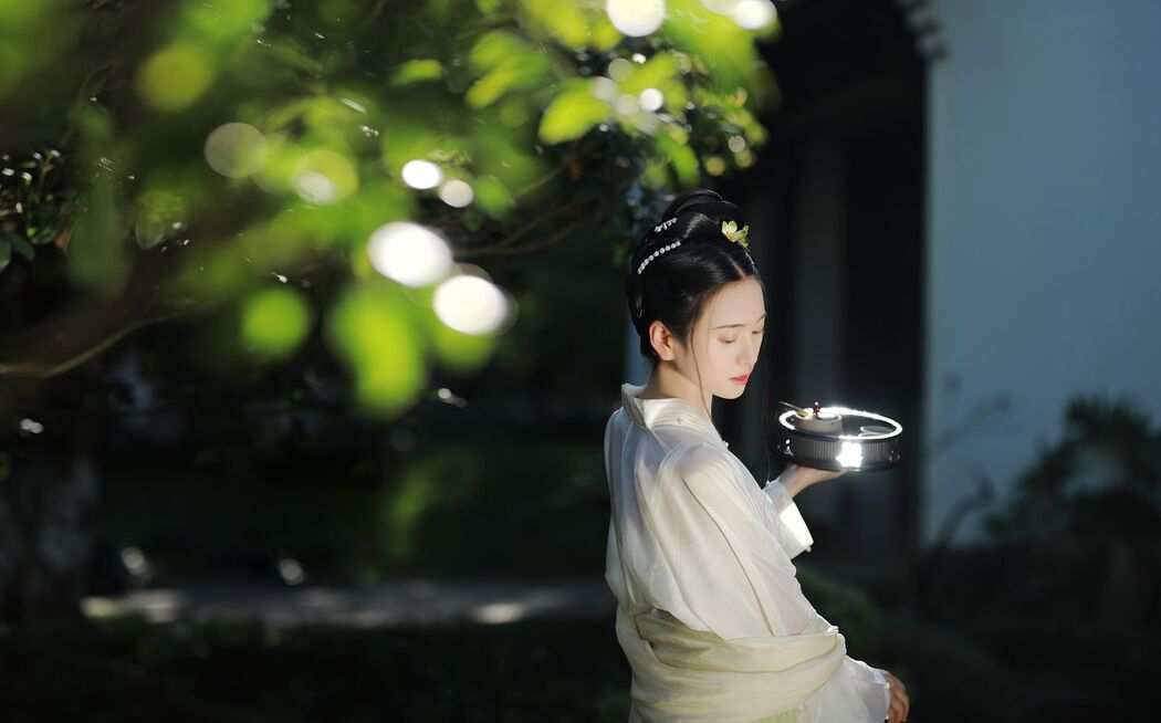 YiTuYu艺图语 Vol.2572 Yu Jin