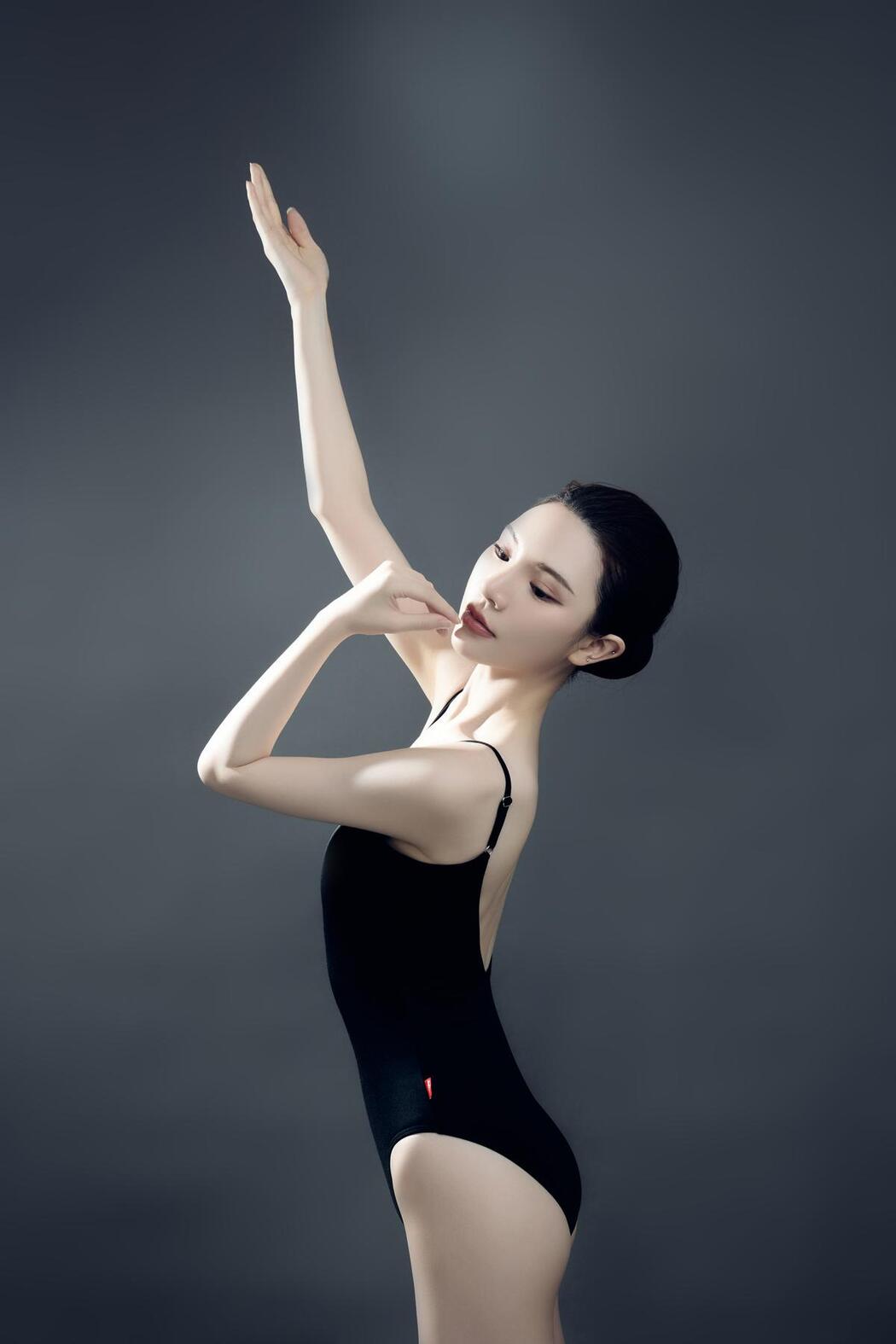 YiTuYu艺图语 Vol.2511 Ao Jiao Jun