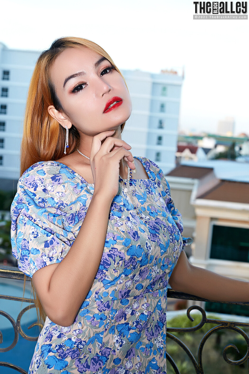 Milin The Black Alley Photobook Set.04