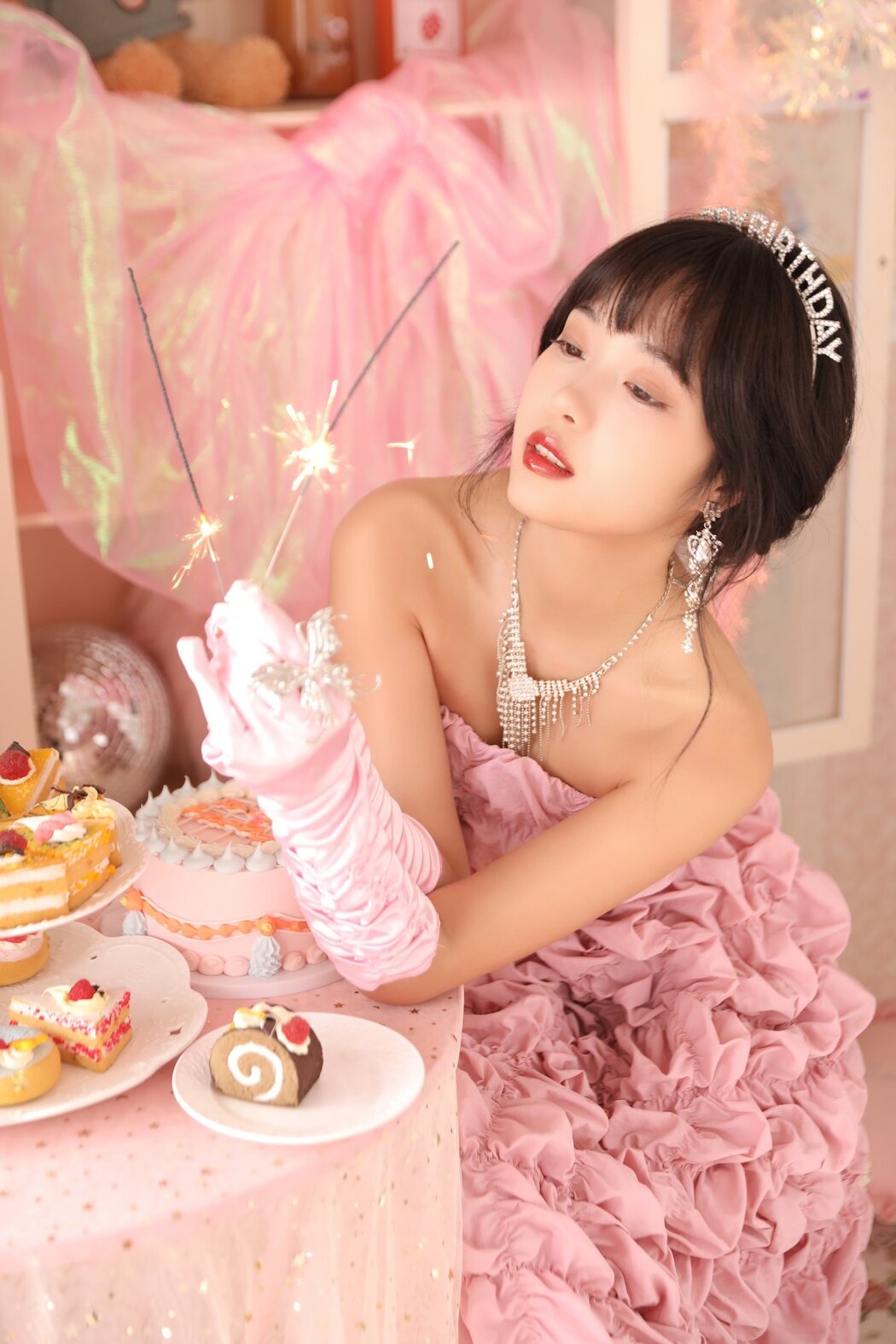 YiTuYu艺图语 Vol.2694 Xiao Wei Ren Er