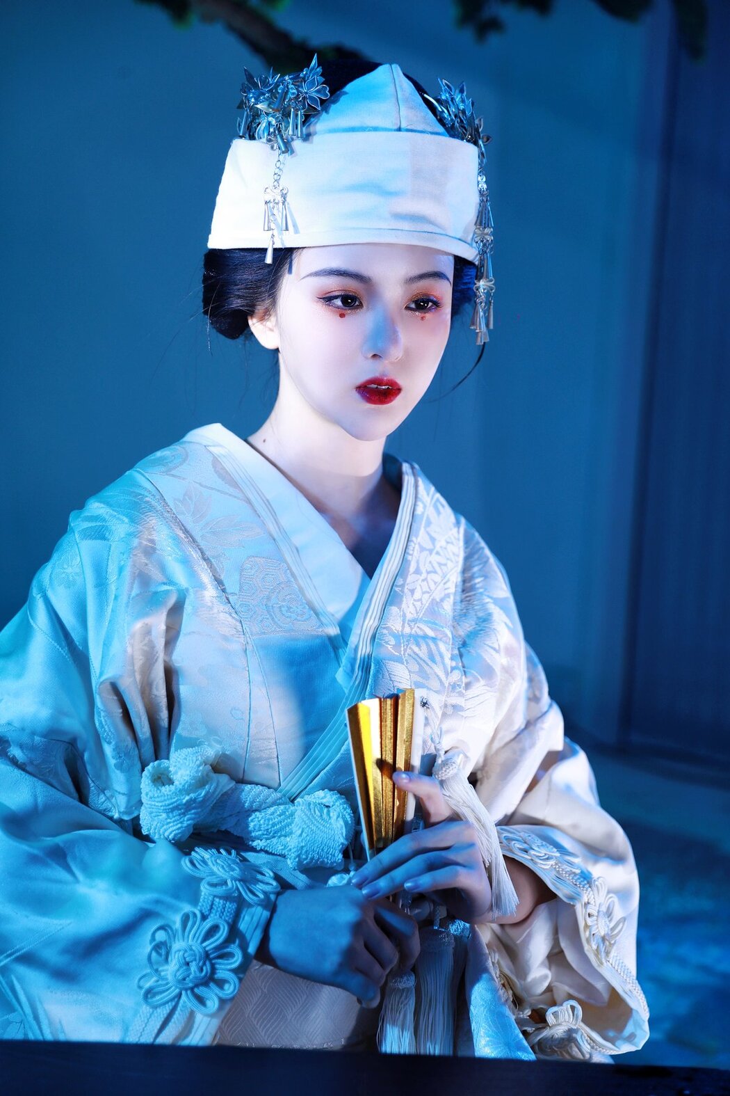 YiTuYu艺图语 Vol.2699 Tian Qing Hou De Ying Hua Hua