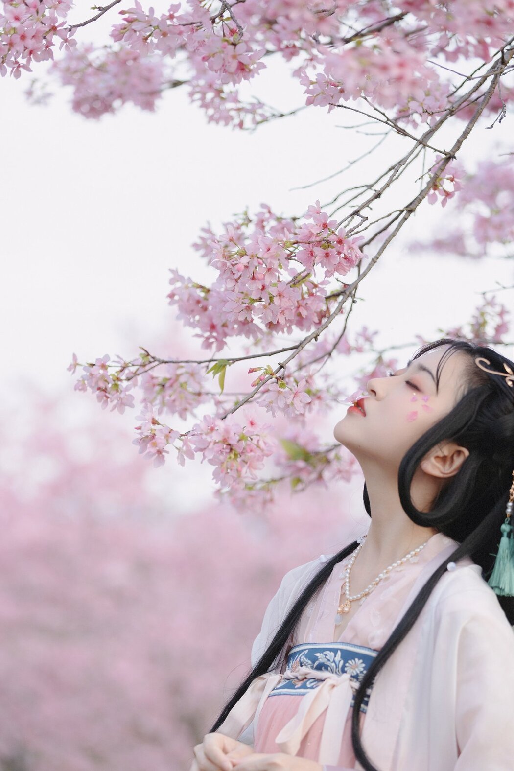 YiTuYu艺图语 Vol.2706 Qiong Na