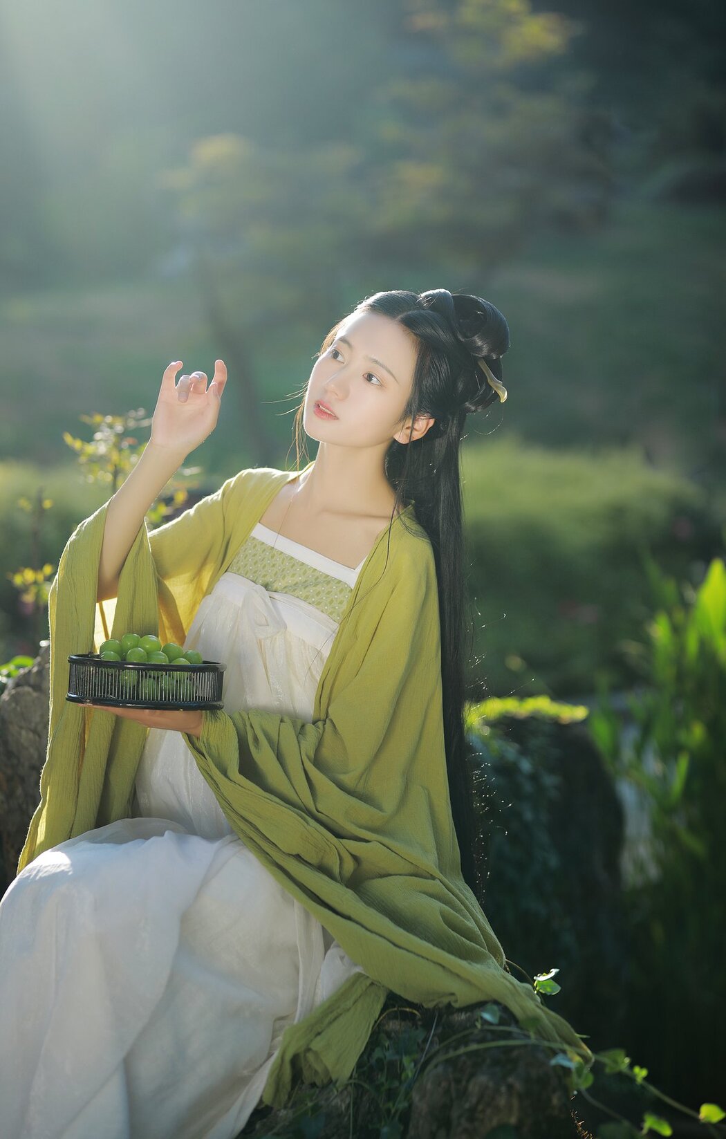 YiTuYu艺图语 Vol.2693 Yu Jin