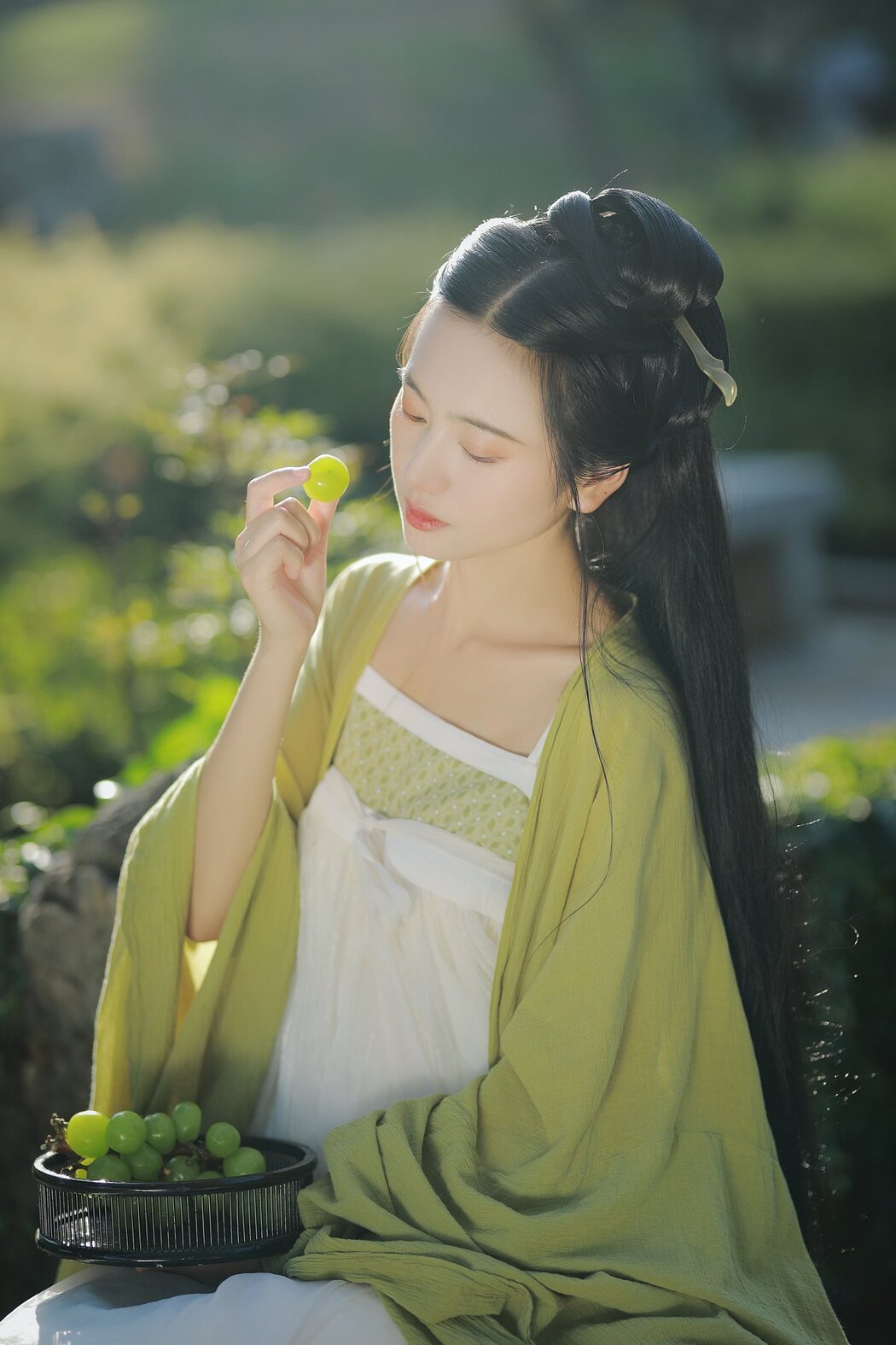 YiTuYu艺图语 Vol.2693 Yu Jin