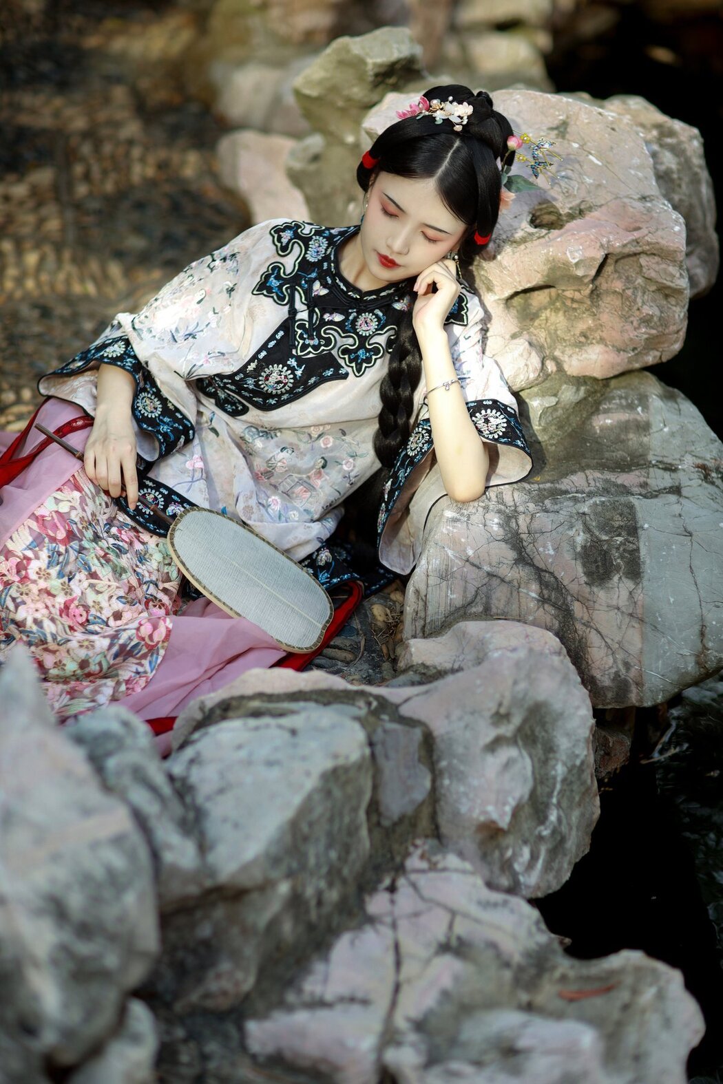 YiTuYu艺图语 Vol.2637 Miao Miao Jia De Xiao Yu Gan