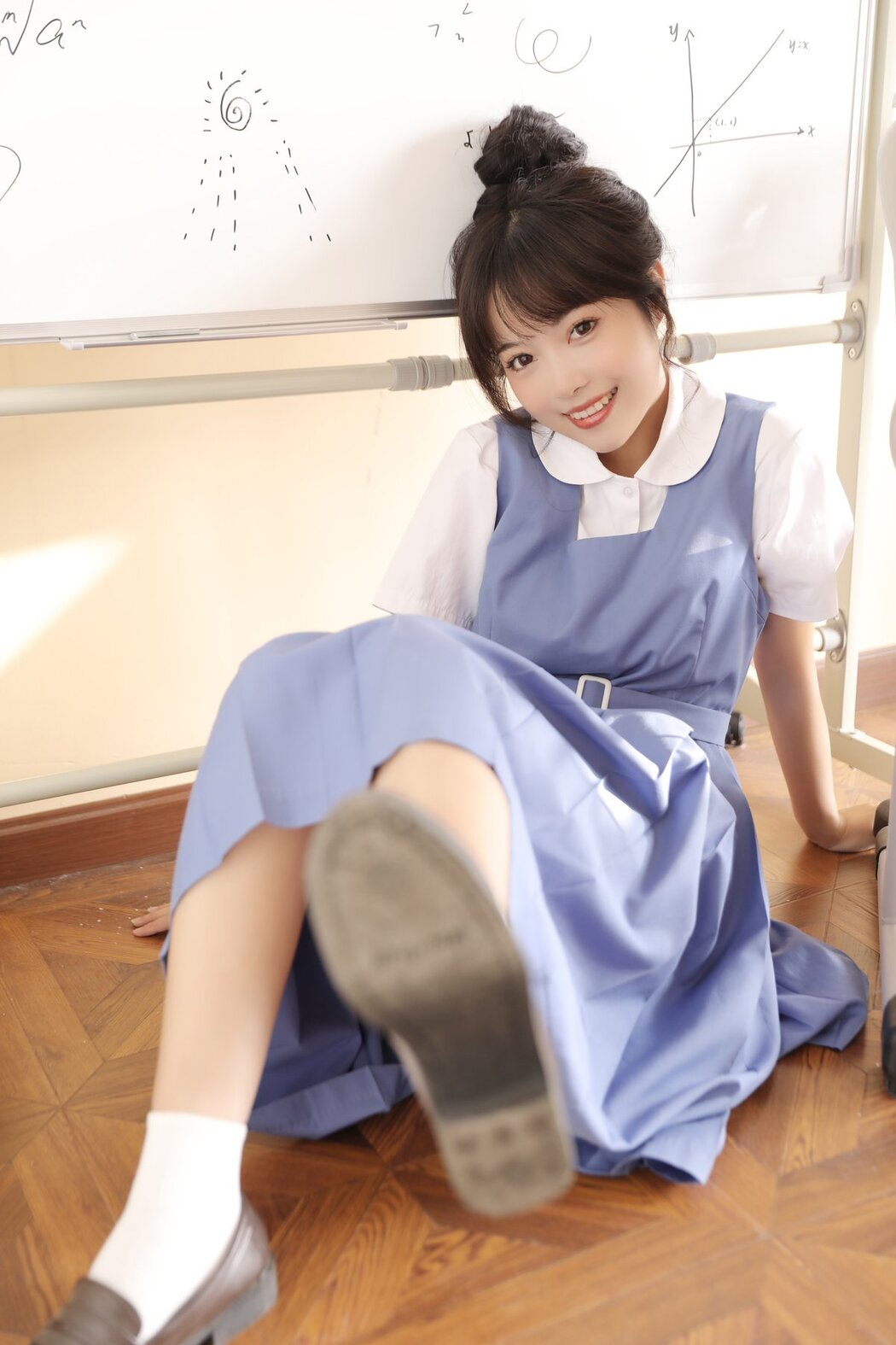 YiTuYu艺图语 Vol.2655 Xiao Wei Ren Er