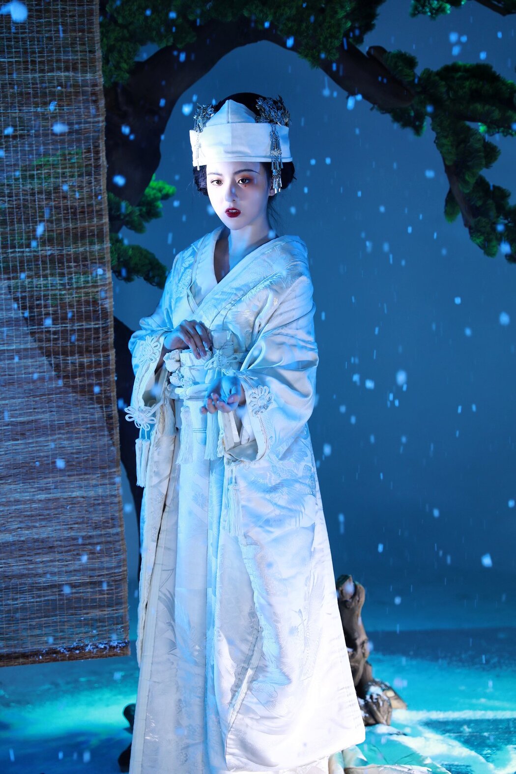 YiTuYu艺图语 Vol.2699 Tian Qing Hou De Ying Hua Hua
