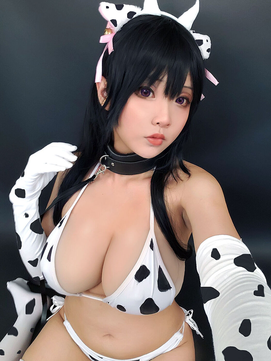 Coser@Hana Bunny – Cow Bikini