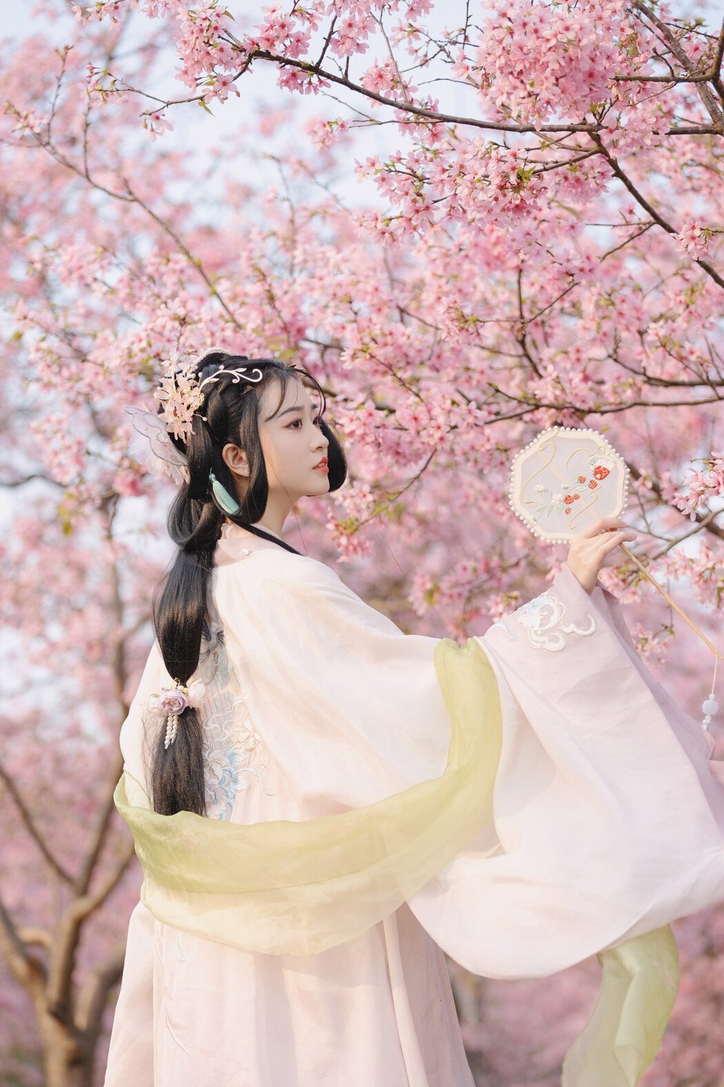 YiTuYu艺图语 Vol.2706 Qiong Na