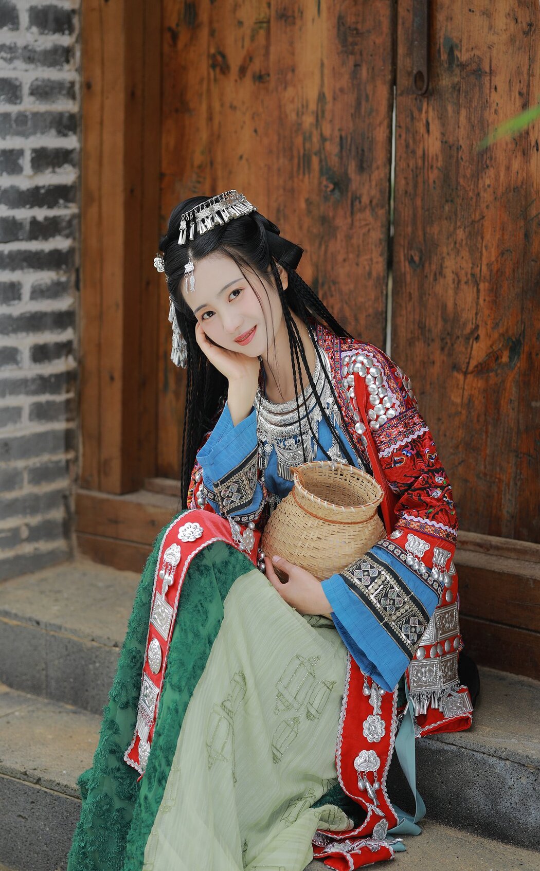 YiTuYu艺图语 Vol.2679 Yu Jin